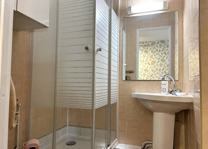 Hye352-gt15 - Giens Beau 2 Pieces Avec Jardinet 4 Pers Piscine *