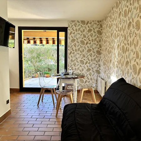 Hye352-gt15 - Giens Beau 2 Pieces Avec Jardinet 4 Pers Piscine Hyères