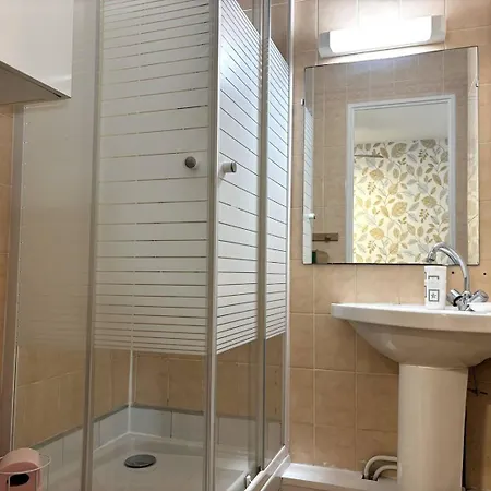 Hye352-gt15 - Giens Beau 2 Pieces Avec Jardinet 4 Pers Piscine *