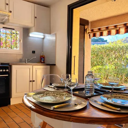 Appartement Hye352g-a15 - Giens Beau 2 Pièces Avec Jardinet 4 Pers Piscine *