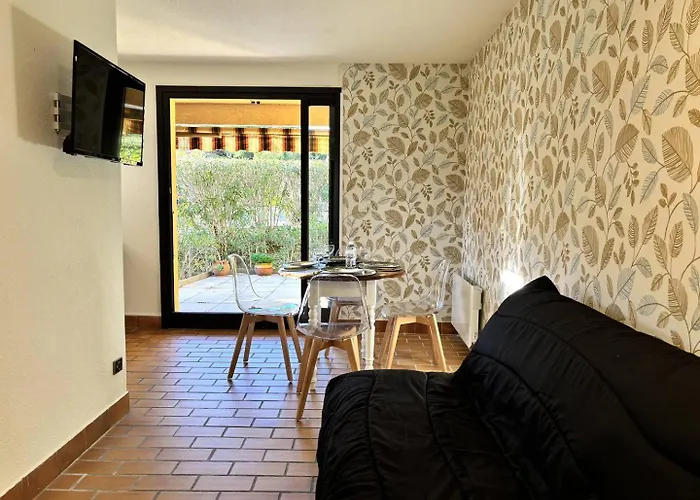 Hye352-gt15 - Giens Beau 2 Pieces Avec Jardinet 4 Pers Piscine Hyères